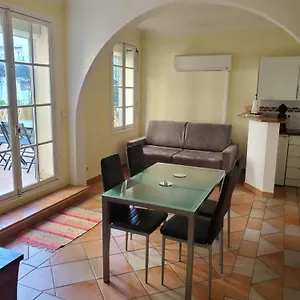 https://le-pin-dore-antibes.fr-provencehotel.com